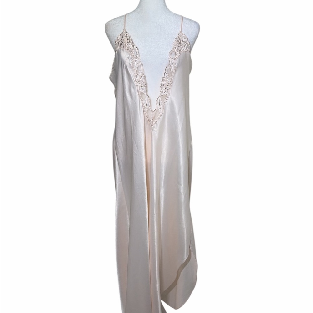 Vintage Cream Lace Trim Nightgown